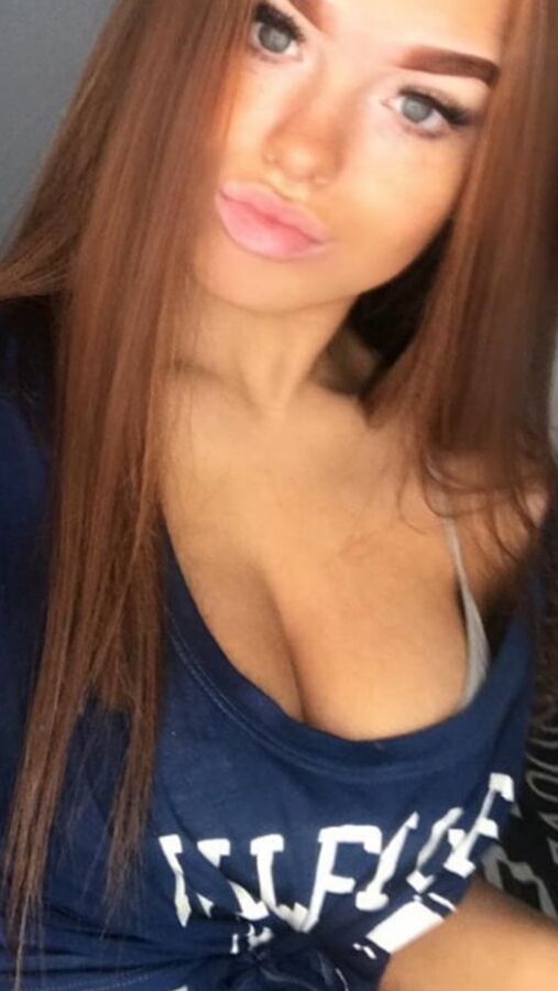 ELLIE G UK BABE WITH GORGEOUS BIG TITS