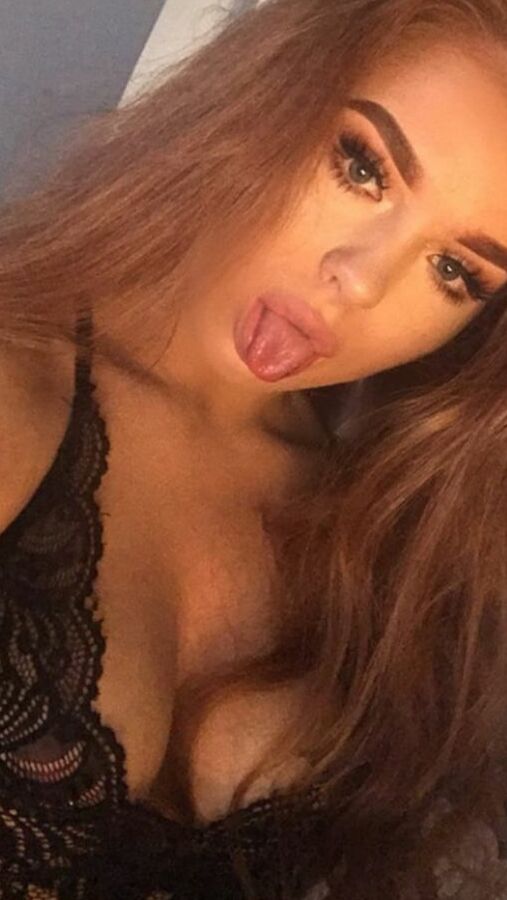 ELLIE G UK BABE WITH GORGEOUS BIG TITS