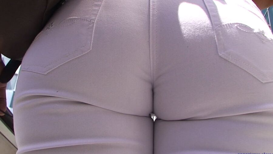 HUNGRY BIG ASS IN WHITE JEANS