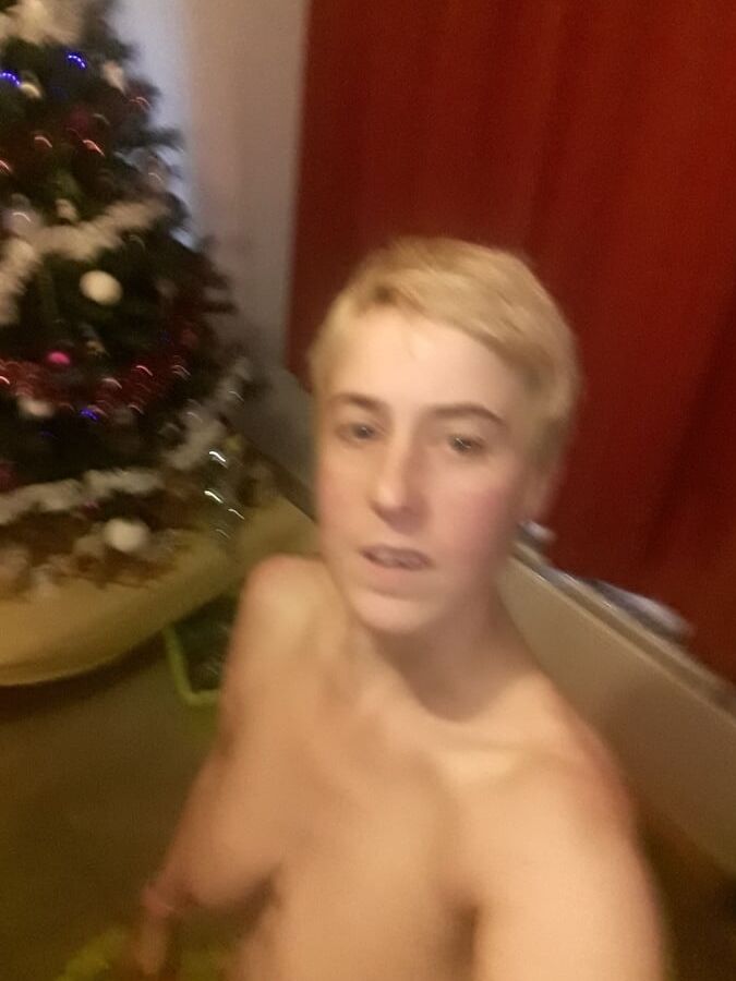 naked and dildo play