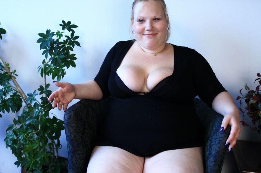 Sexy Chubby Girl Big Legs