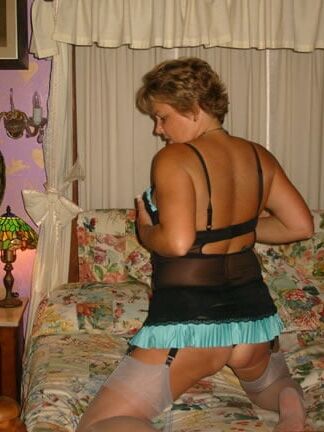 Amateur mature stocking legs.