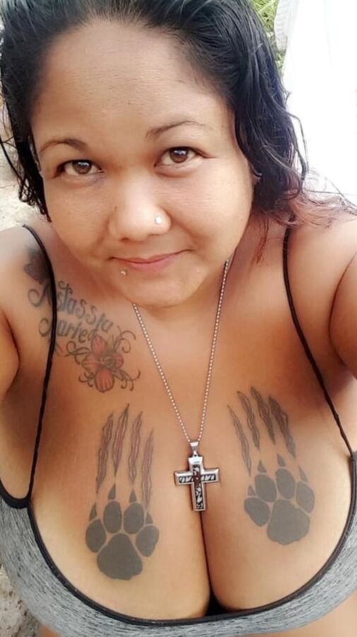 Queen Knockaz Hawaiian Big Tit Bbw