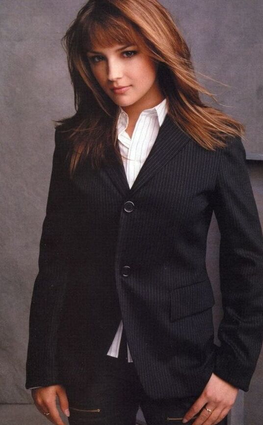 Rachael Leigh cook is still all that!