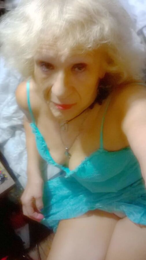 Abuela caliente me manda fotos sexis