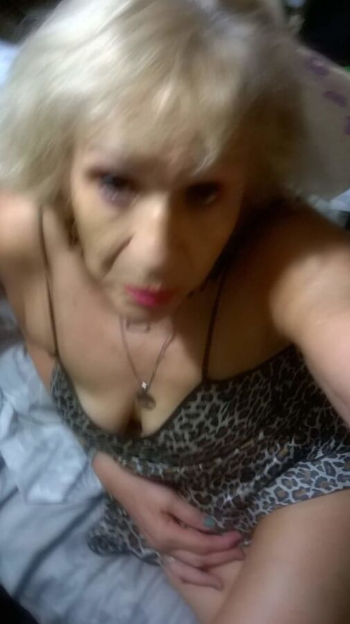 Abuela caliente me manda fotos sexis