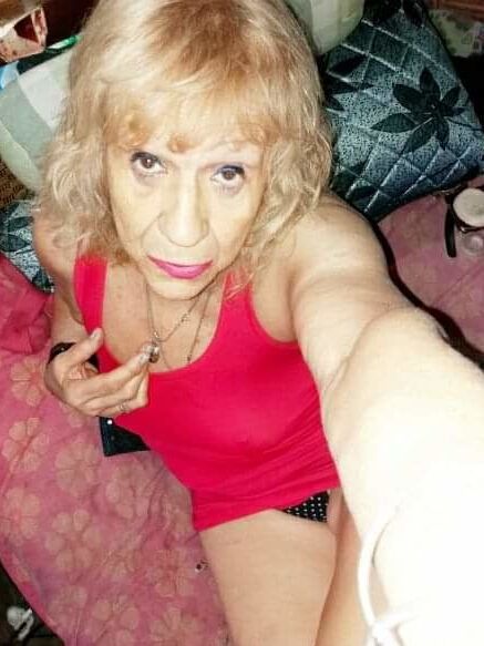 Abuela caliente me manda fotos sexis