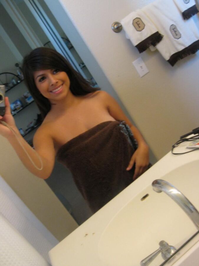 Novia tetona posando