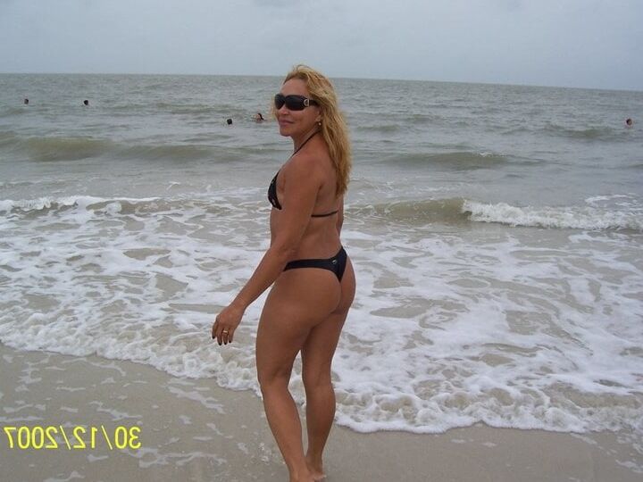 All types of women in the beach .