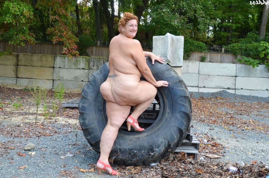 Curvy mature woman i find sexy