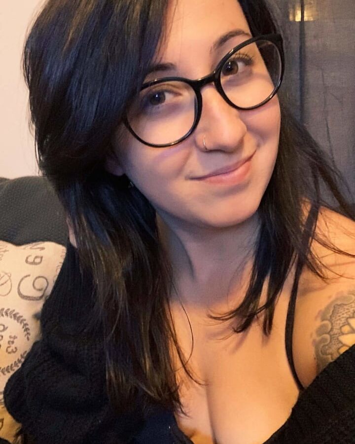Andrea CD-rom girl for tribute and comments