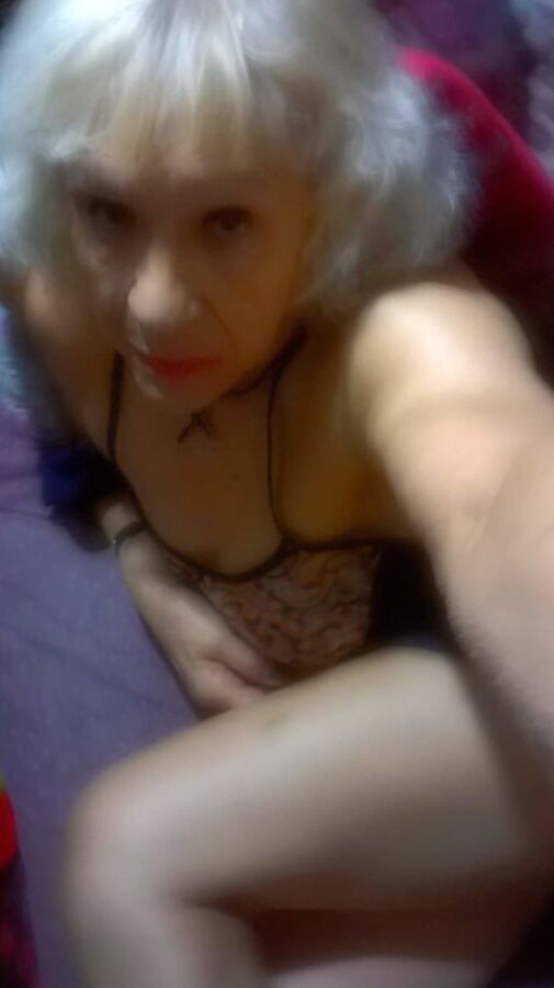 Abuela caliente me manda fotos sexis
