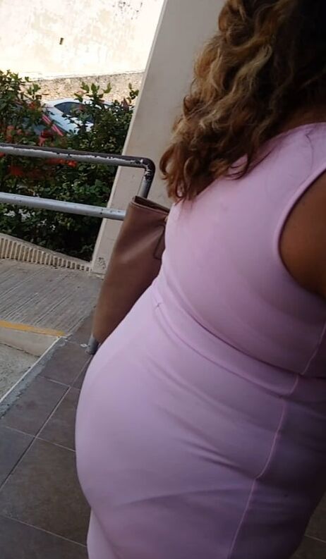 gordita morenita milf transparentando calzon, cojible ella