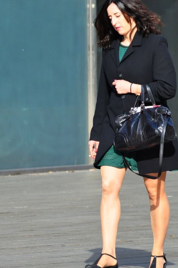 green dress with tan pantyhose and highheels