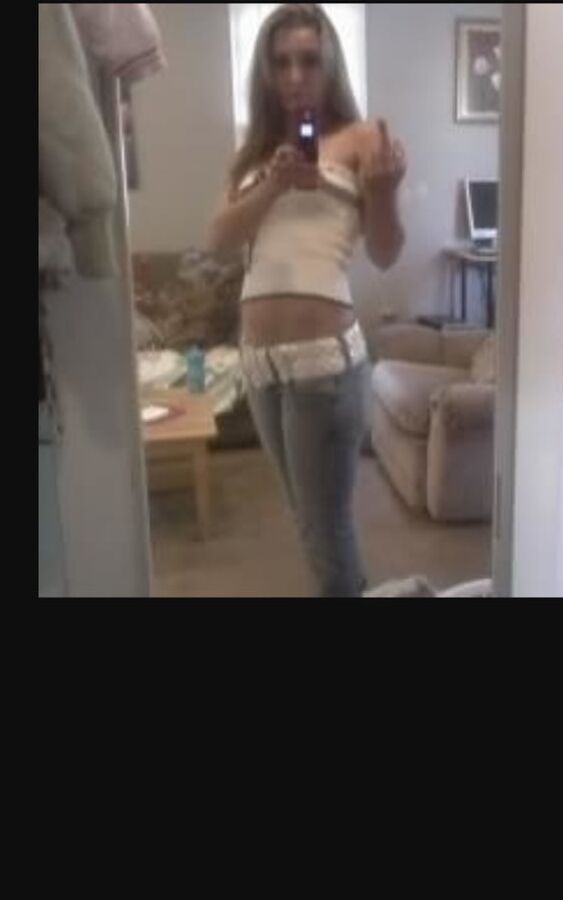 Kelly still sexxxy at