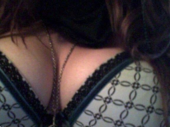 Brunette sefie webcam