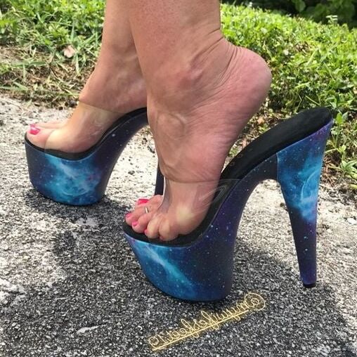 LOVE HEELS