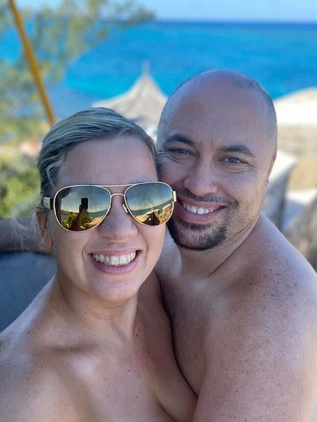 HOT WIFE