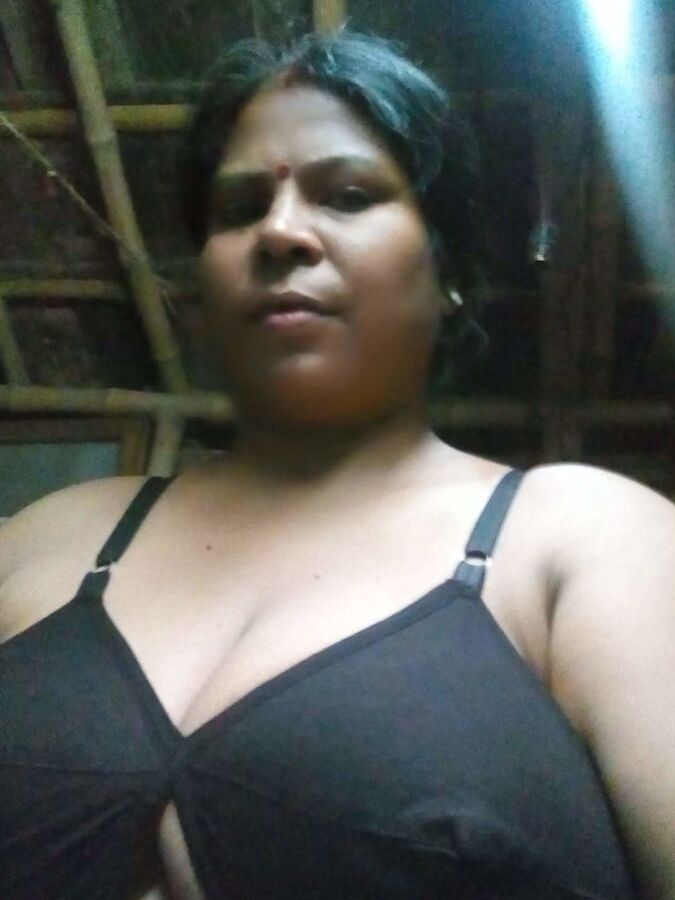 North Indian aunty