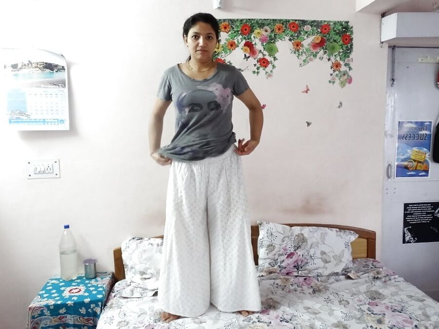 Salma Khanam yr old Webslut Whore from New Delhi gallery
