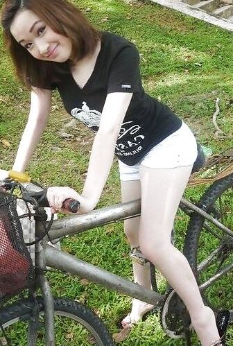 new pinay friend on lock down sends me her pics