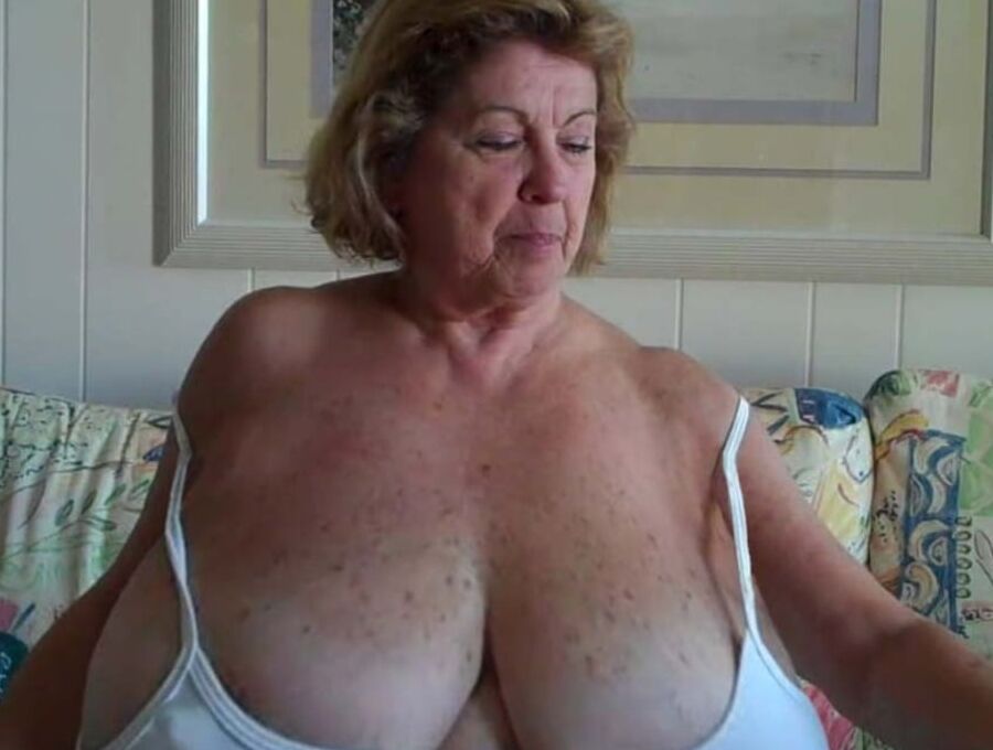 Big Tits Mature Mom For You to Fuck