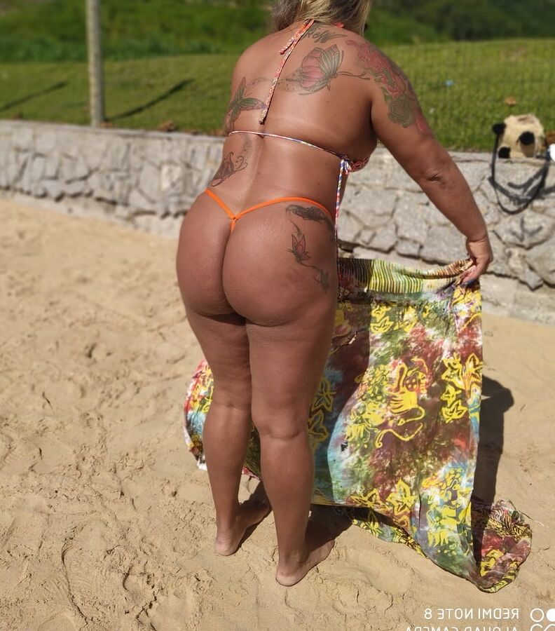 HOT BRASILIAN MILF