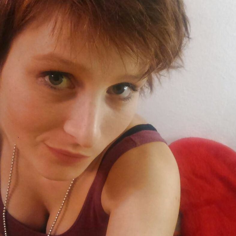 Andrea CD-rom girl for tribute and comments