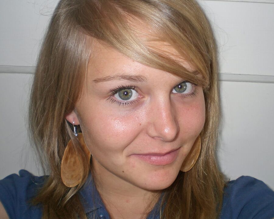 These pretty faces need cum