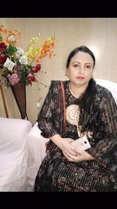 pakistani aunty