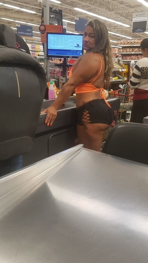 HOT BRASILIAN MILF