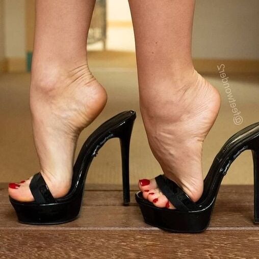 LOVE HEELS