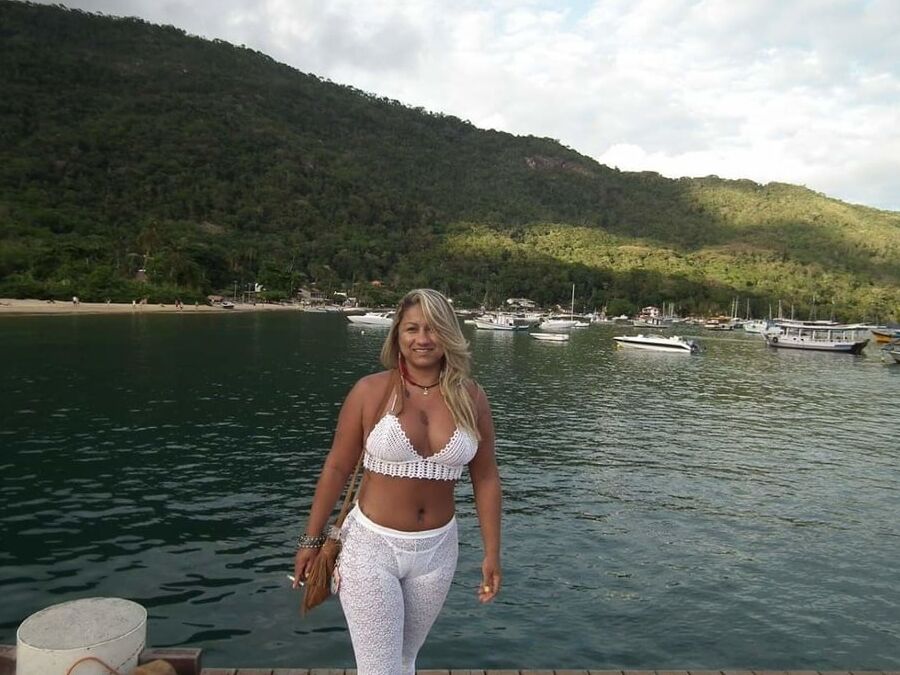 HOT BRASILIAN MILF