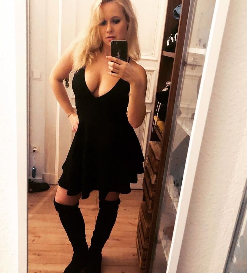 Hot blond amateur Facebookfriend Steffi