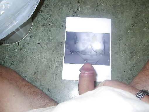 Masturbez vous messieurs ,sur les nichons de ma femme