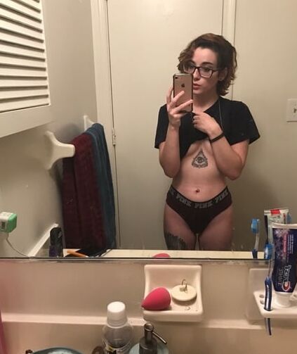 SEXY SELFIES