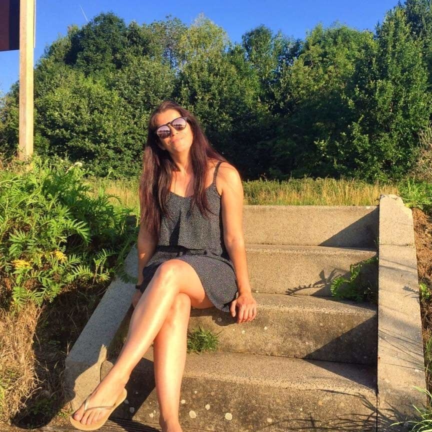 Milf Ana - comment and rate