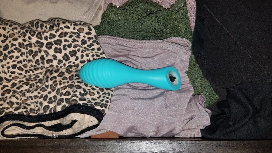 Sis panty RAID found pissy wet