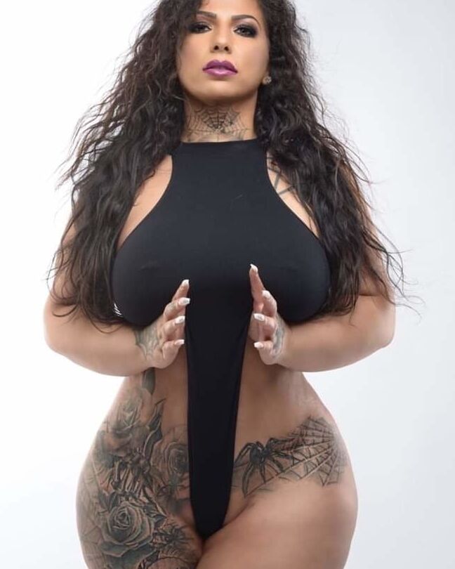 check out these curvy ladies