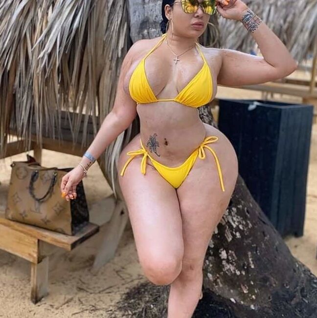 check out these curvy ladies