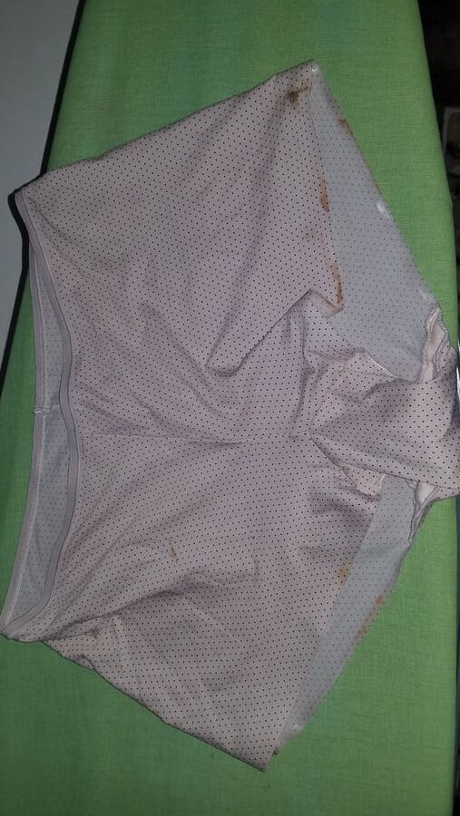 Sis panty RAID found pissy wet