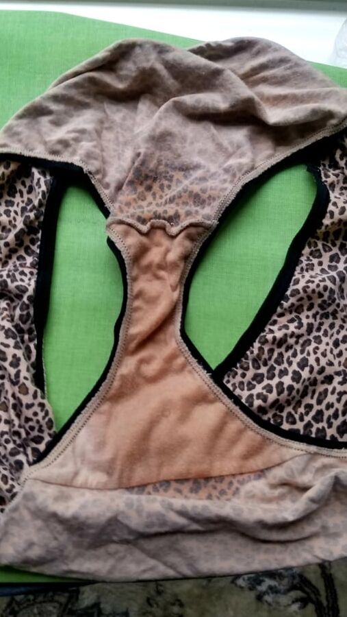 Sis panty RAID found pissy wet