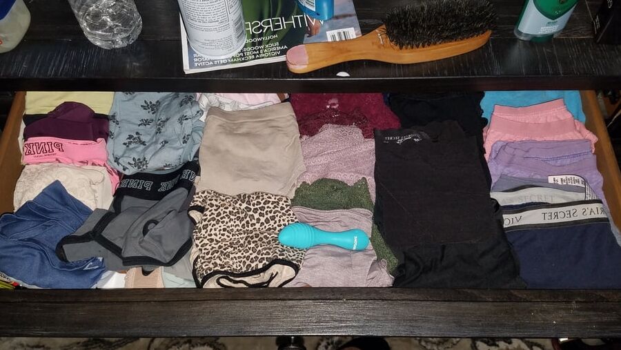 Sis panty RAID found pissy wet