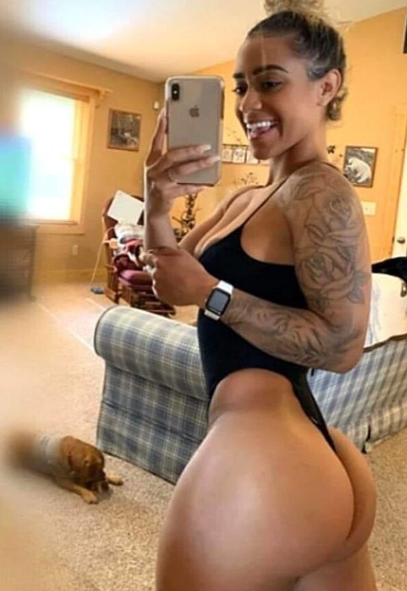 Slim thick girls