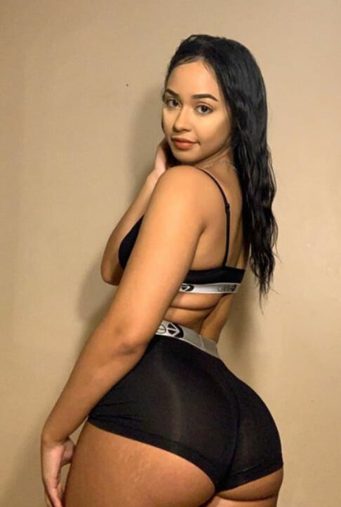 Slim thick girls