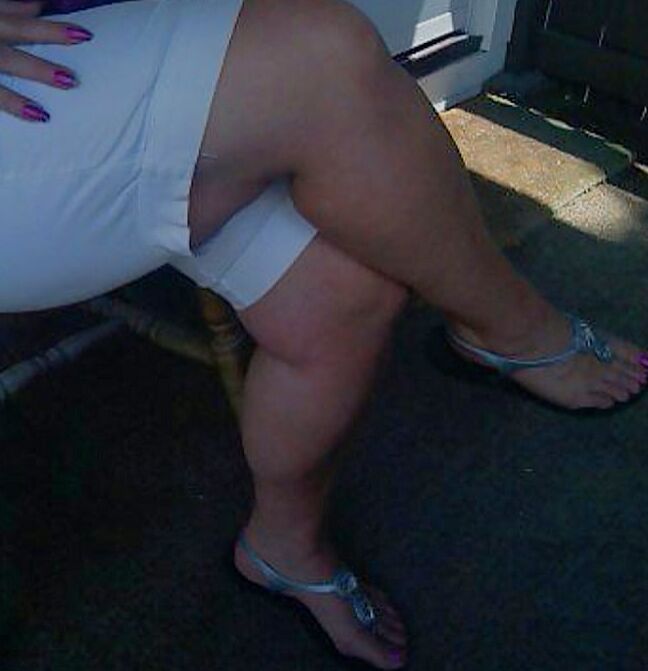 Such Sexxxy Mature Legs and Feet