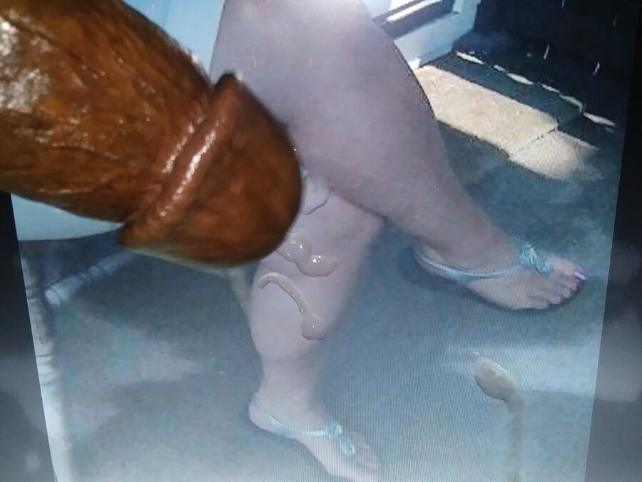Such Sexxxy Mature Legs and Feet
