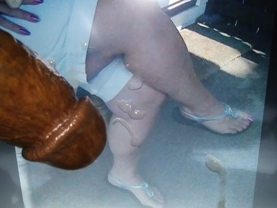 Such Sexxxy Mature Legs and Feet