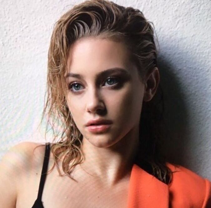 Lili Reinhart