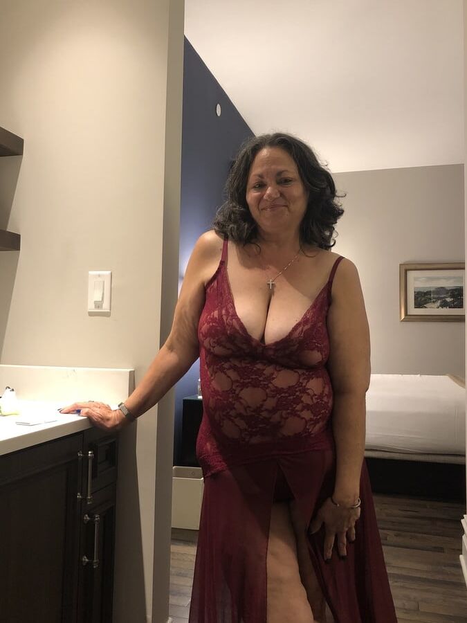 Anna latina housewife